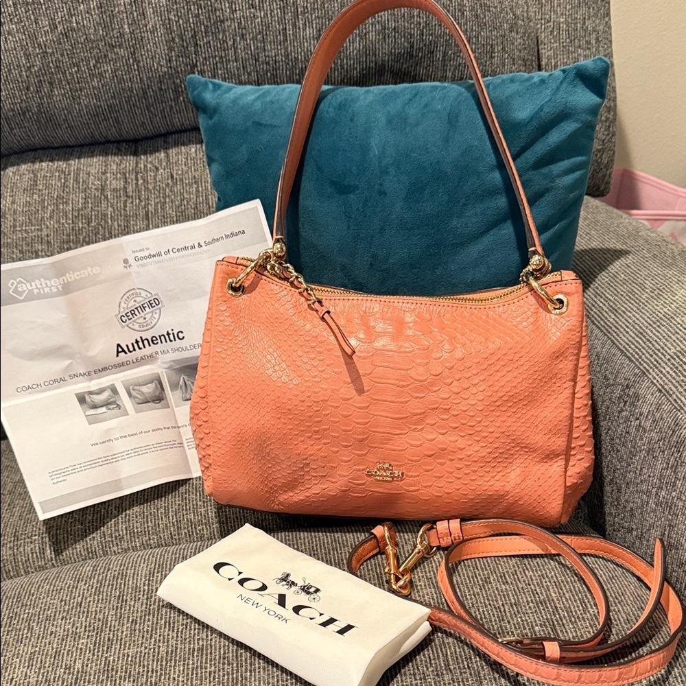 Coach soft snake leather Peach pink Bag hobo with coa gold hangtag purse - Picture 3 of 16